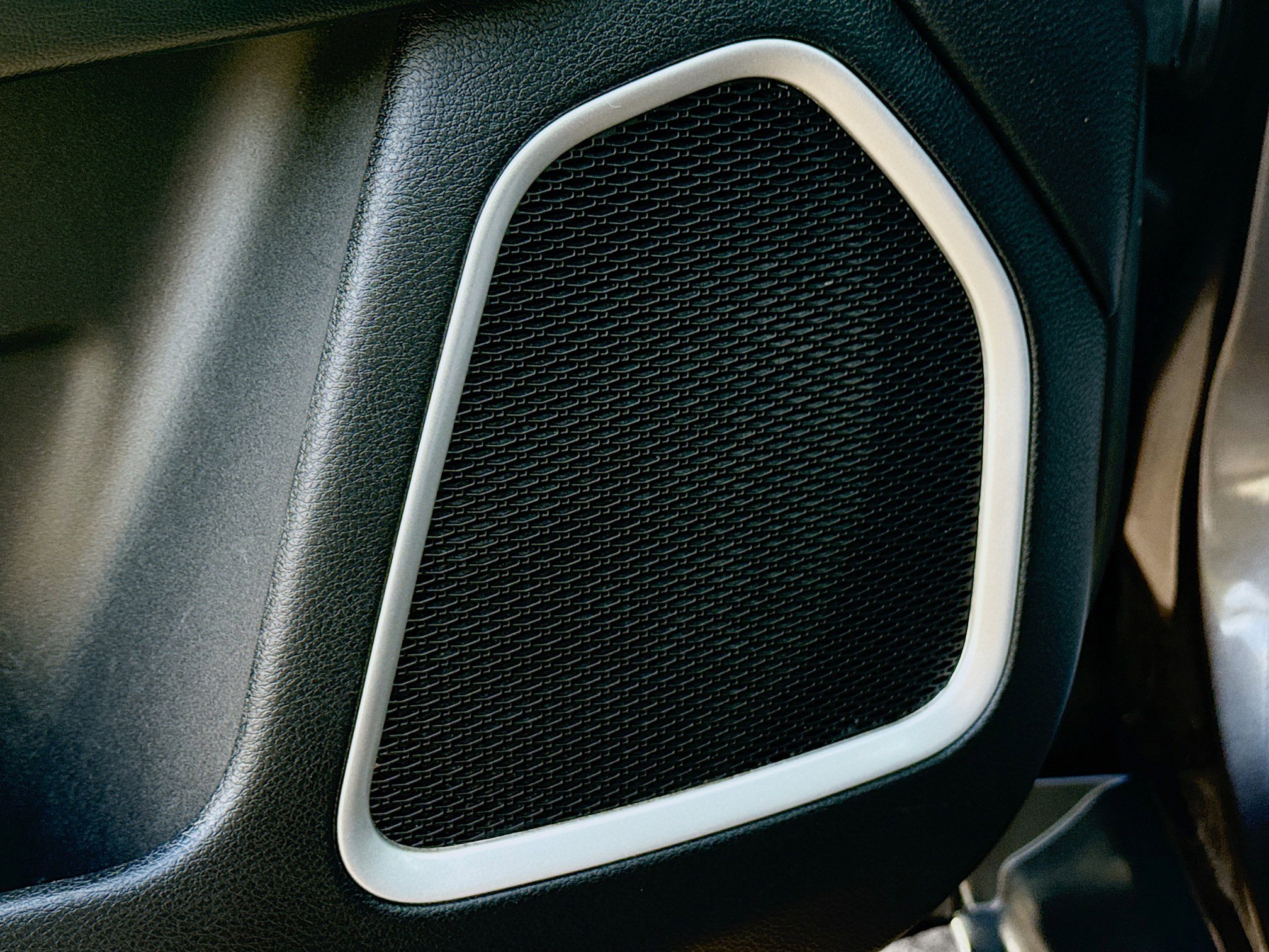 Used 2018 Jeep Compass Latitude image 23