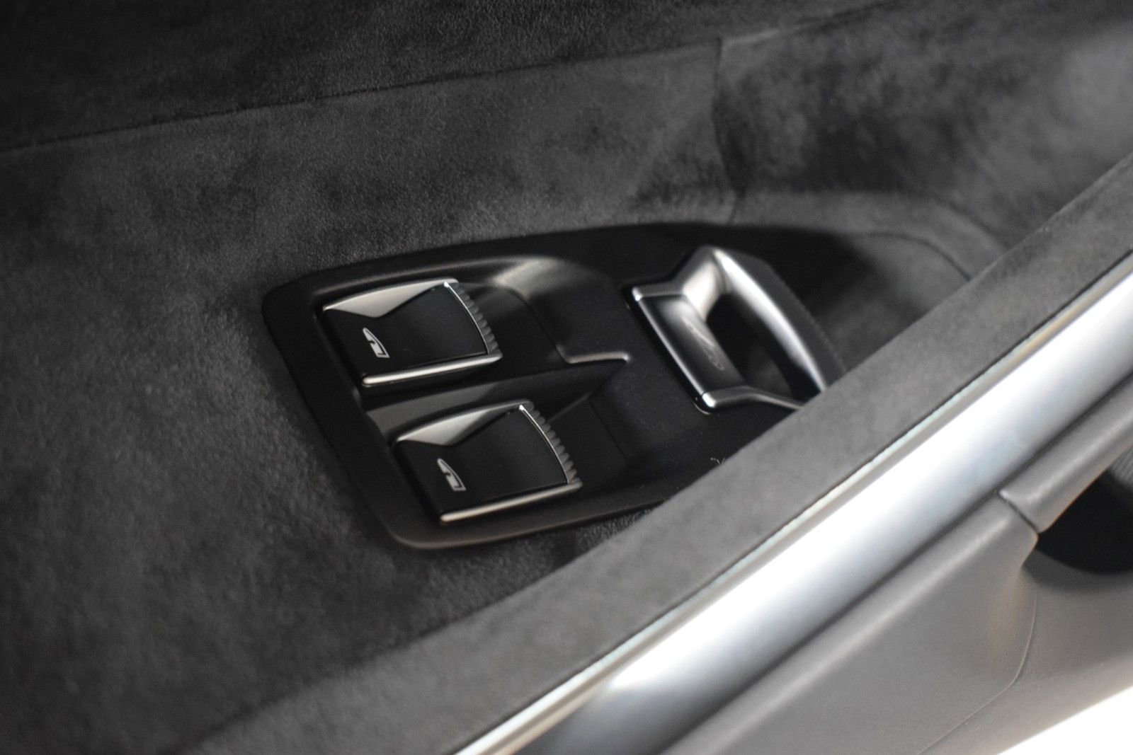 New 2026 McLaren Artura Spider image 37