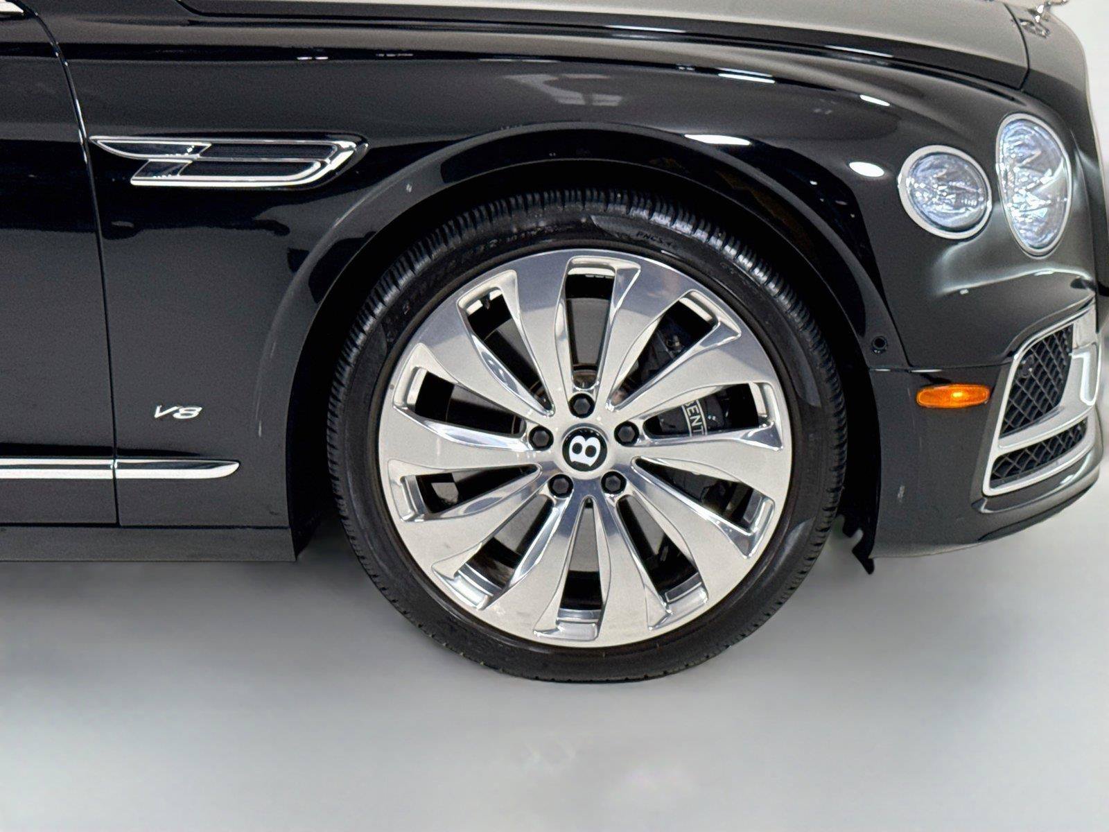 Used 2022 Bentley Flying Spur V8 AWD/4WD image 38