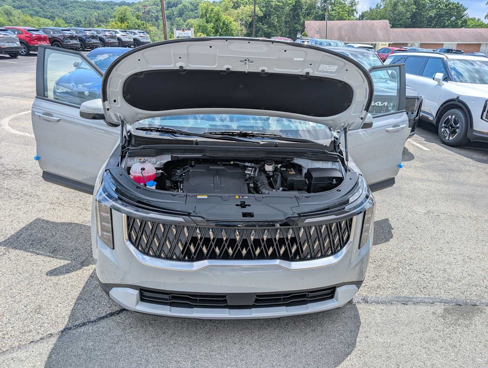 New 2027 Kia Carnival FWD image 10
