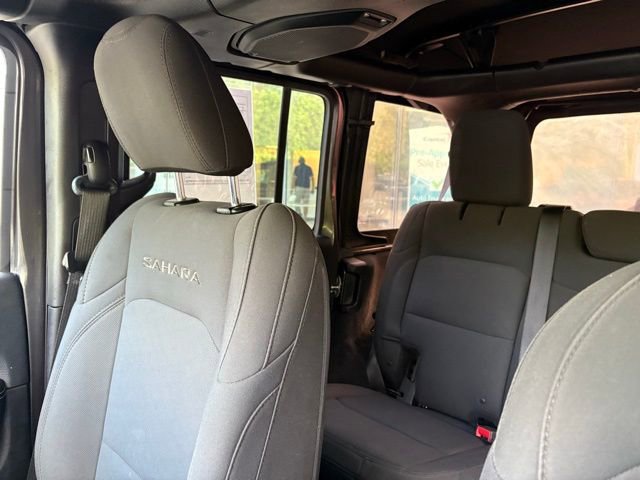 Used 2018 Jeep Wrangler Unlimited Sahara w/ LED Lighting Group AWD/4WD image 21