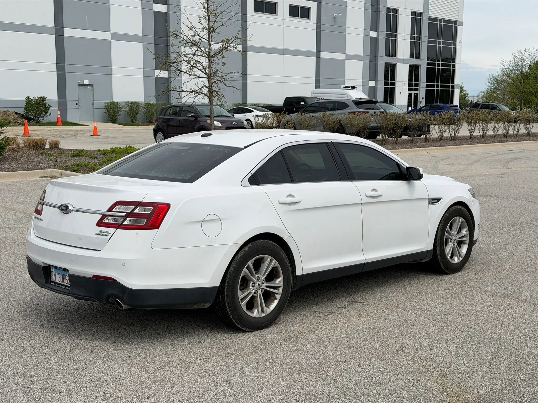 Used 2017 Ford Taurus SEL w/ Equipment Group 201A FWD image 5