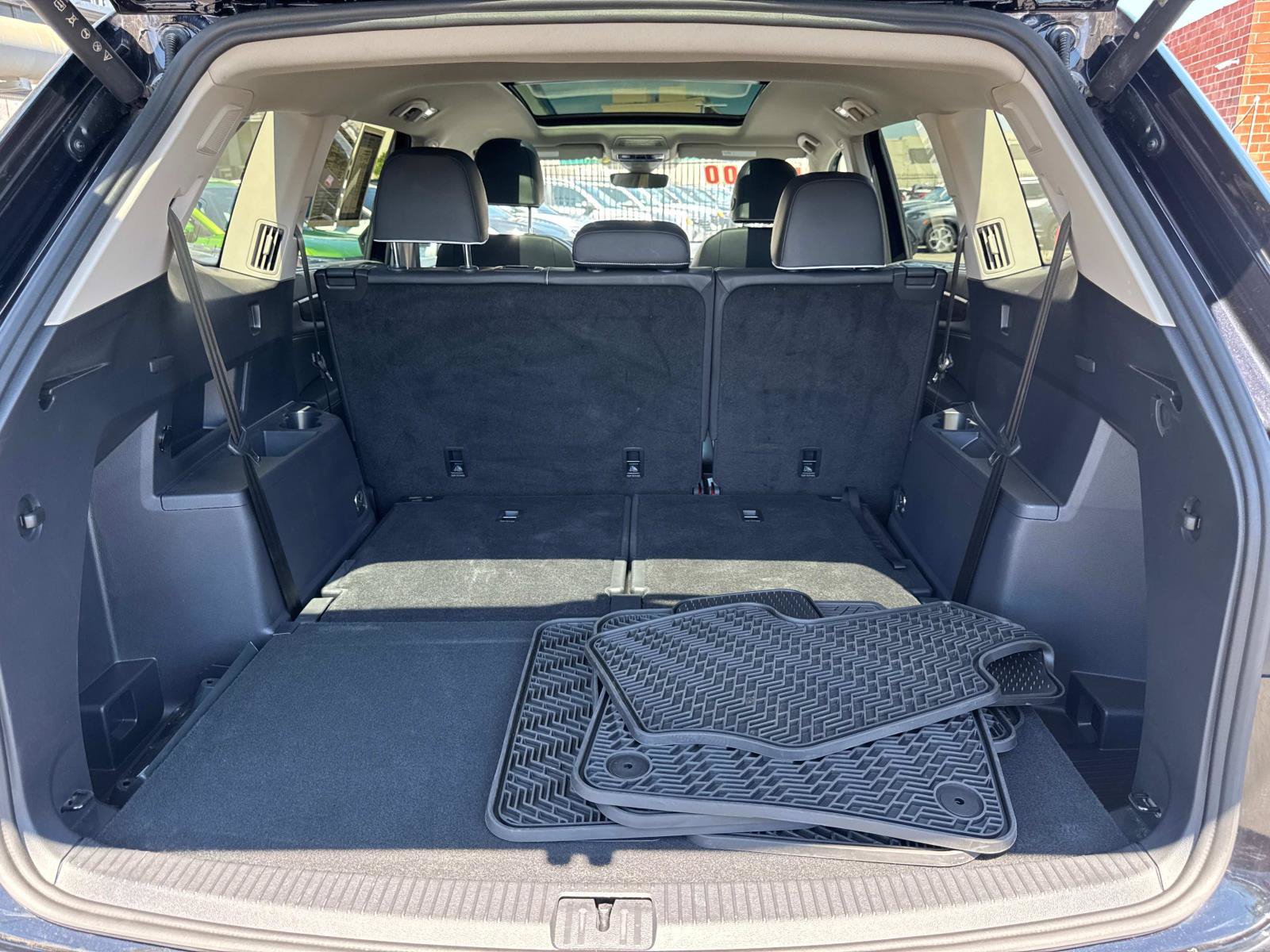 Certified 2025 Volkswagen Atlas SEL Premium R-Line AWD/4WD image 8