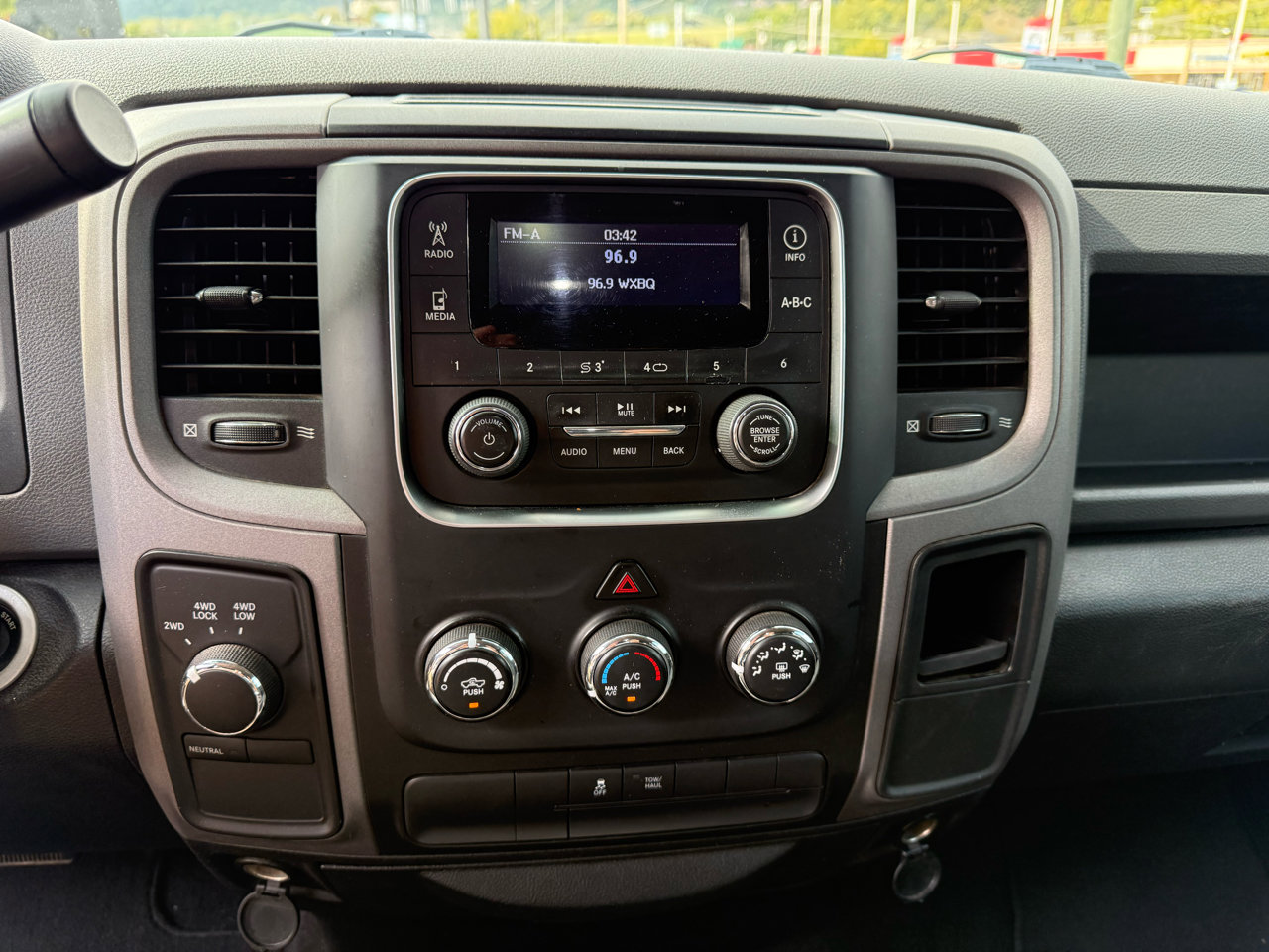 Used 2014 RAM 1500 Express image 9