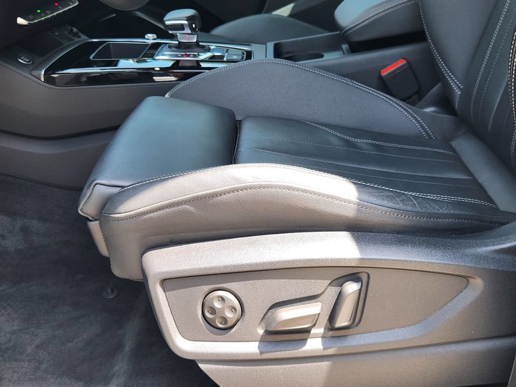 Certified 2024 Audi Q5 e Premium AWD/4WD image 28