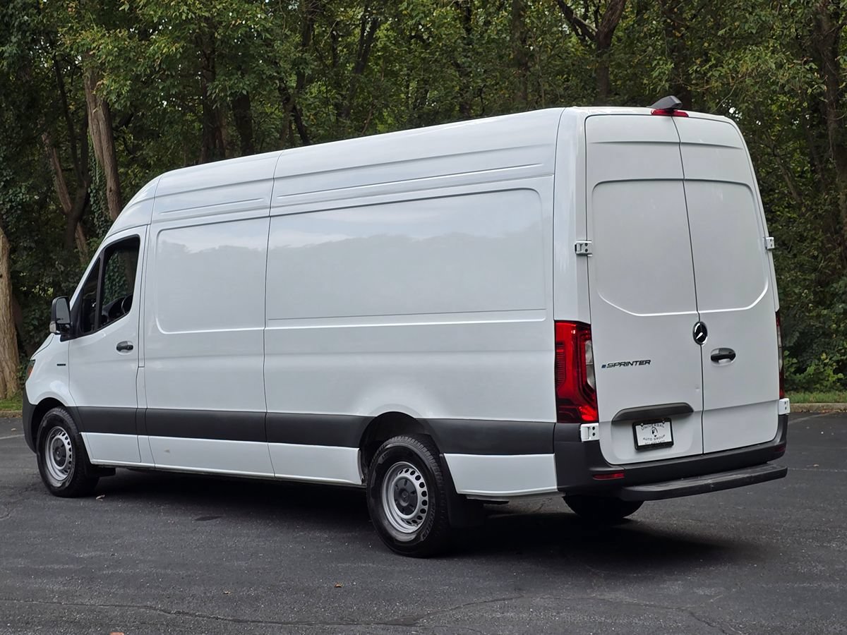 Used 2024 Mercedes-Benz eSprinter 170 Cargo image 4
