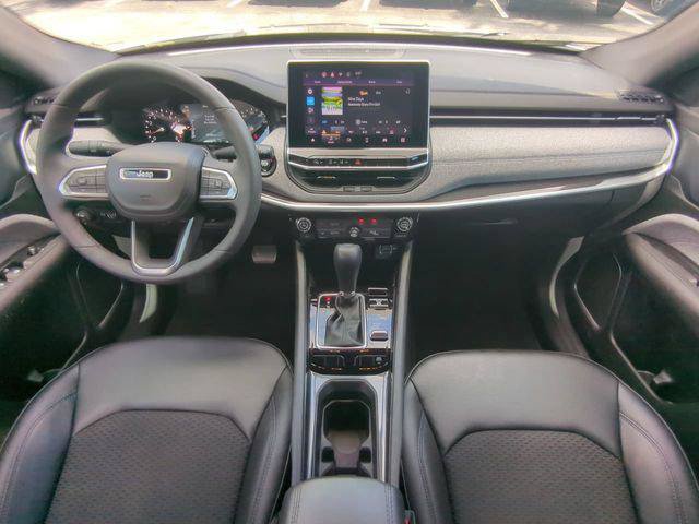 Certified 2024 Jeep Compass Latitude AWD/4WD image 16