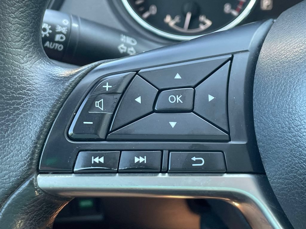 Used 2019 Nissan Rogue S FWD image 28