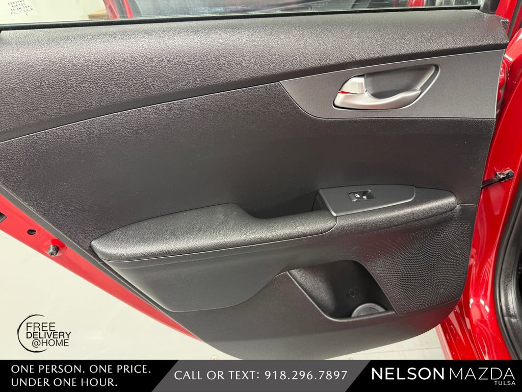 Used 2020 Kia Forte LXS FWD image 36