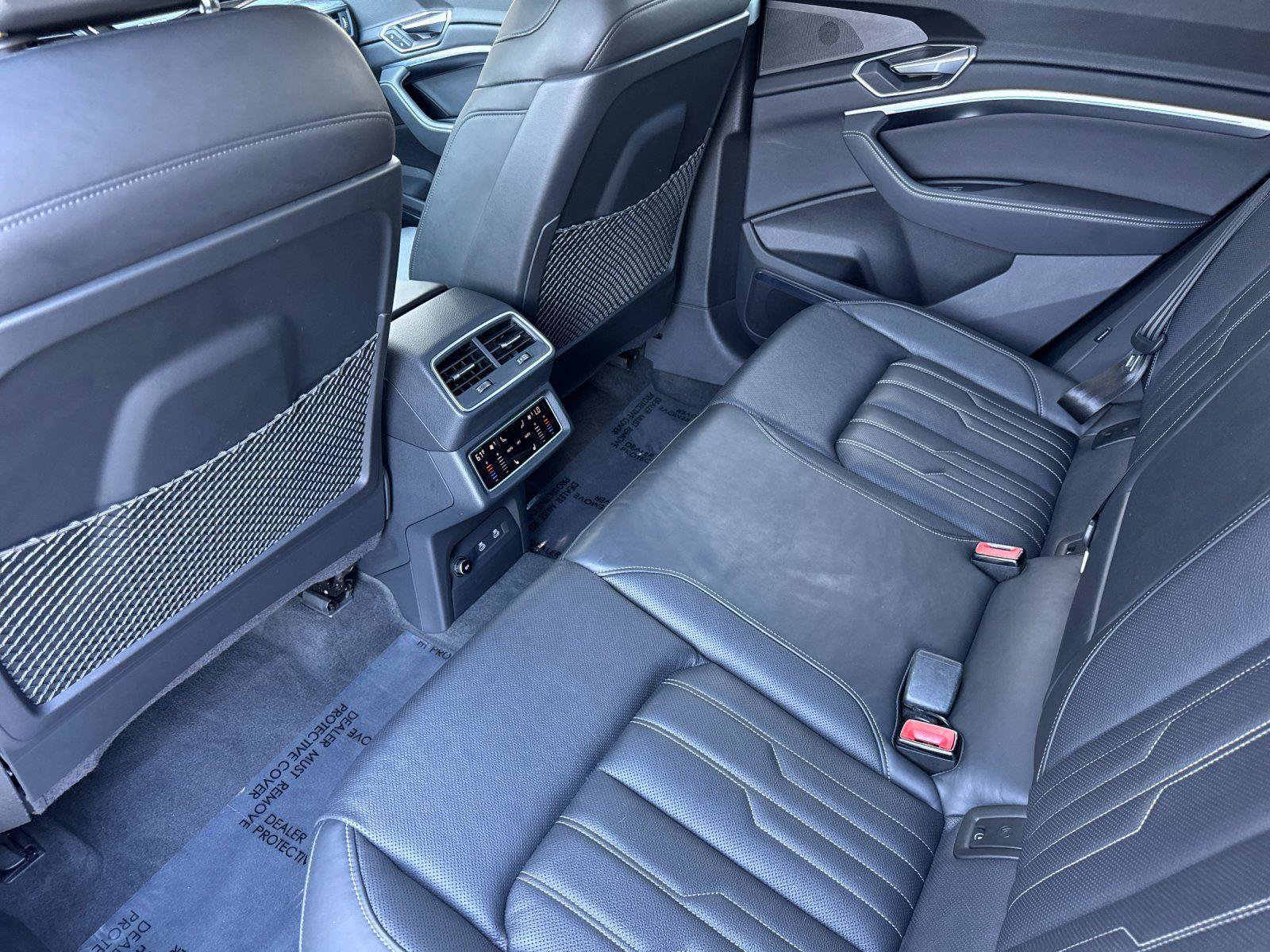 Used 2024 Audi Q8 e-tron Prestige w/ Prestige Package image 11