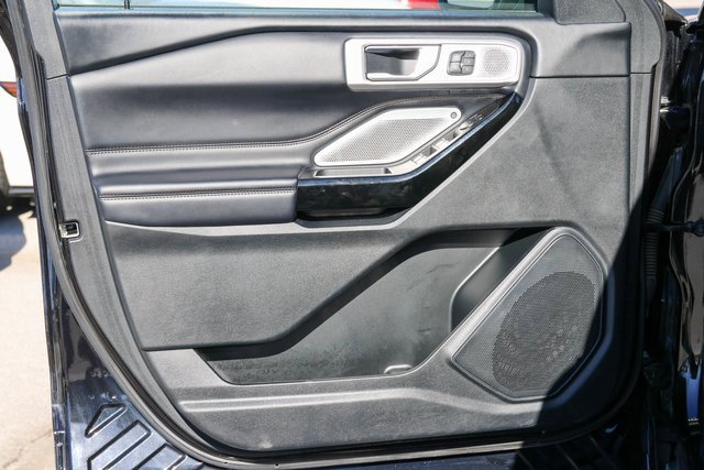Used 2022 Ford Explorer Platinum w/ Technology Package image 13
