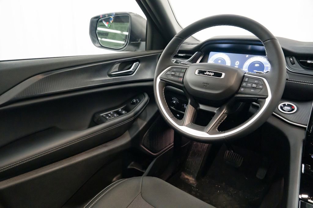 New 2026 Jeep Grand Cherokee L 4WD image 12