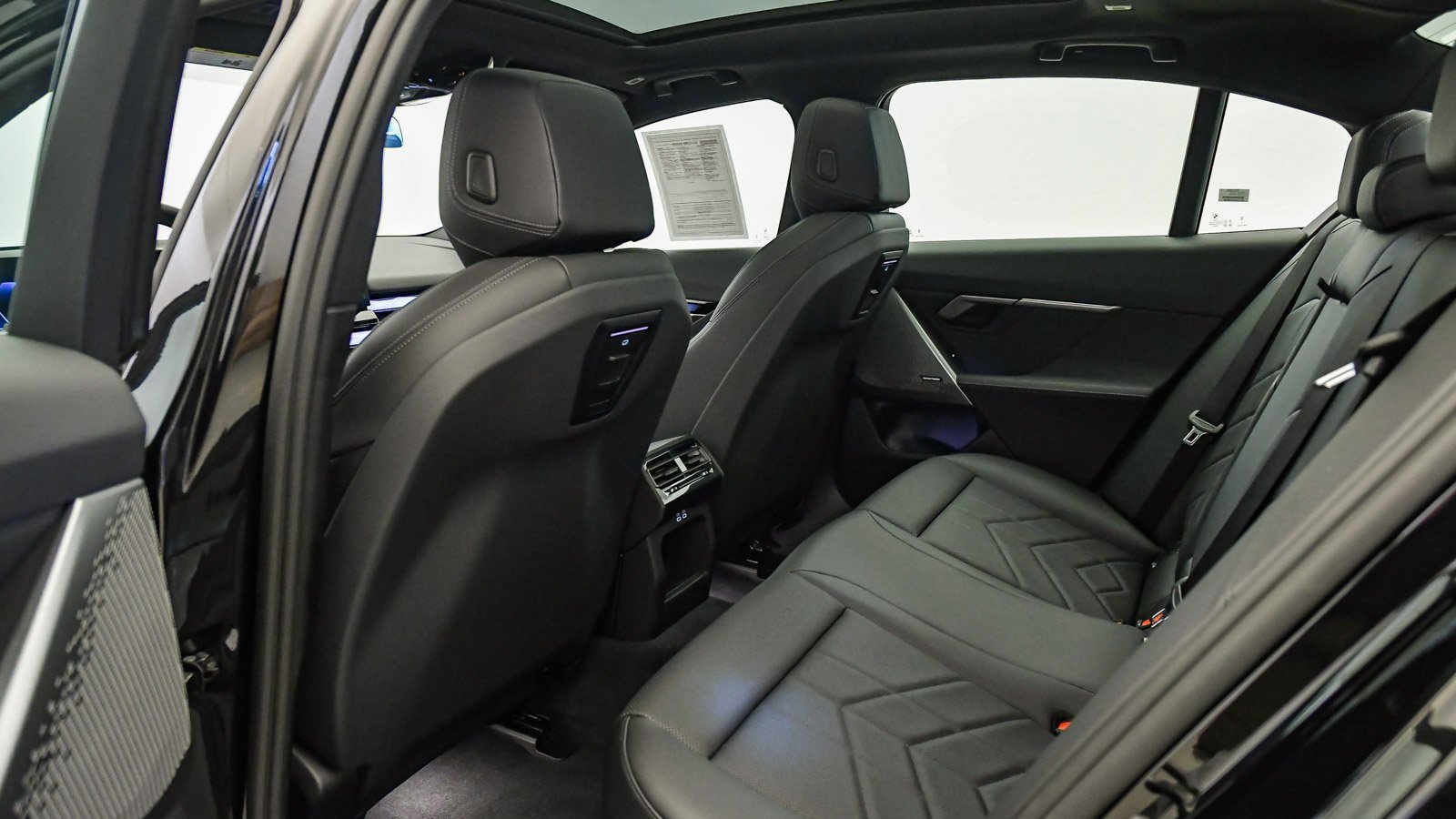 Used 2025 BMW i5 xDrive40 w/ Premium Package image 20