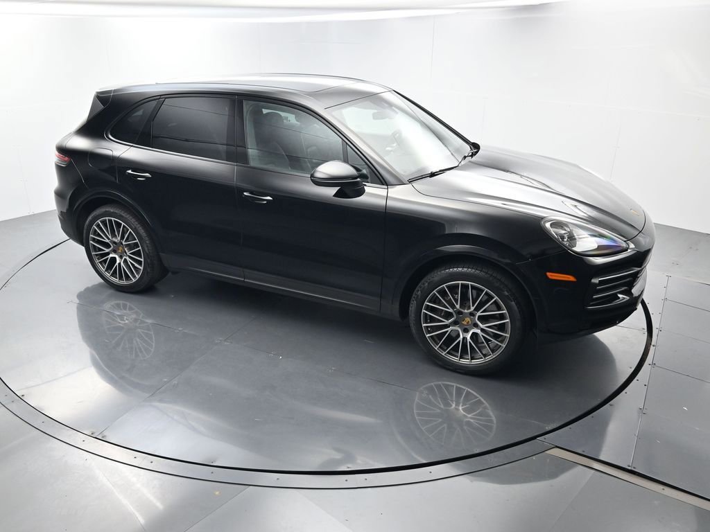Certified 2023 Porsche Cayenne Platinum Edition image 40