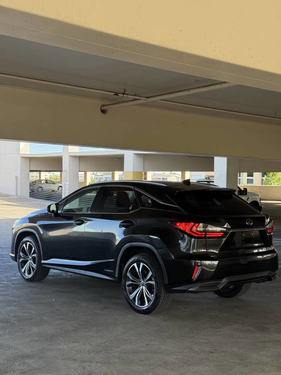 Used 2018 Lexus RX 450h AWD w/ Premium Package image 13