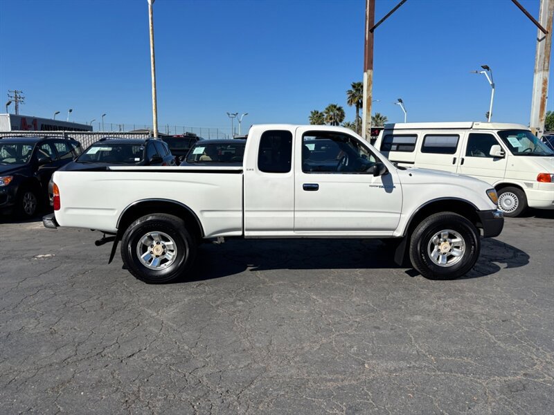 Used 1999 Toyota Tacoma 4x4 Xtracab V6 image 2