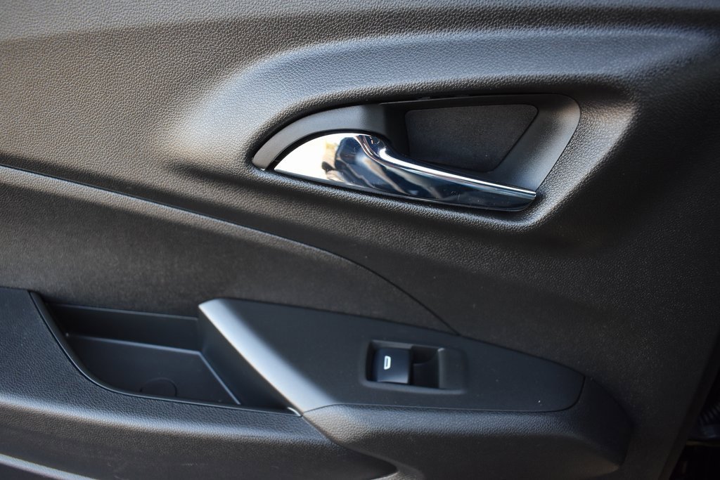 Certified 2024 Chevrolet Trax RS w/ Driver Confidence Package image 13