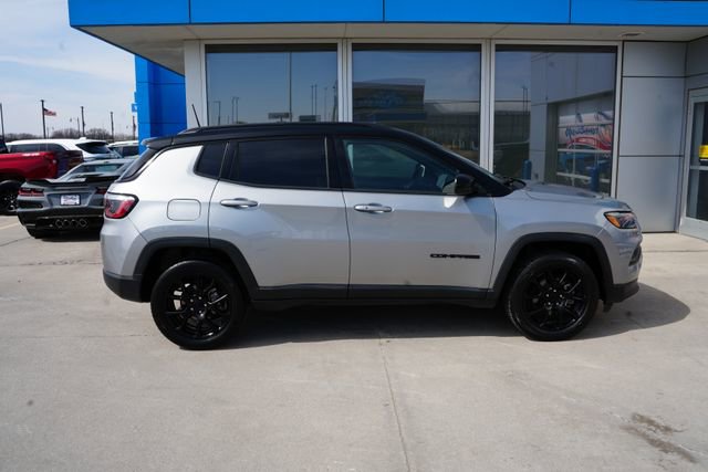 Used 2022 Jeep Compass Altitude image 32