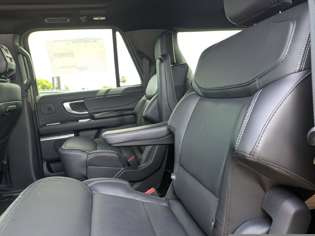 New 2027 Ford Expedition Max Platinum w/ Stealth Performance Package AWD/4WD image 17