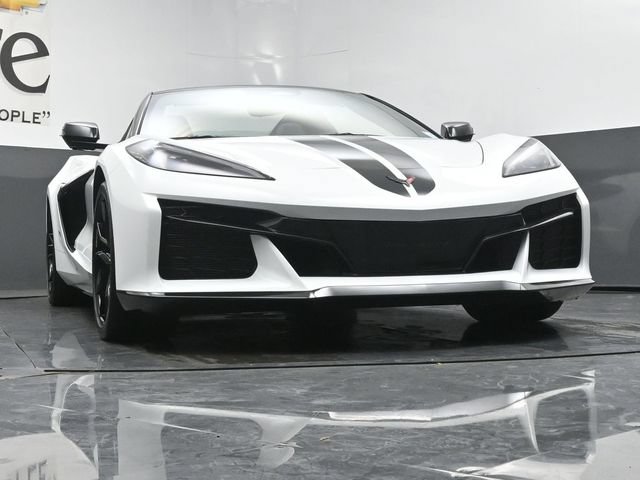 Used 2027 Chevrolet Corvette Grand Sport w/ Stealth Interior Trim Package RWD image 3