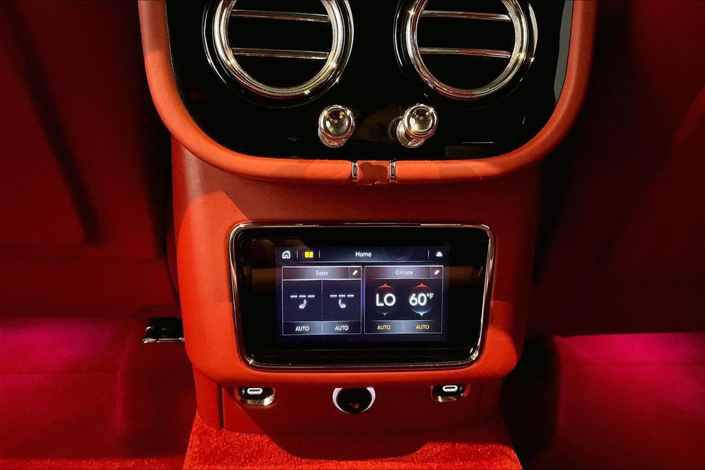 Used 2022 Bentley Bentayga AWD/4WD image 34