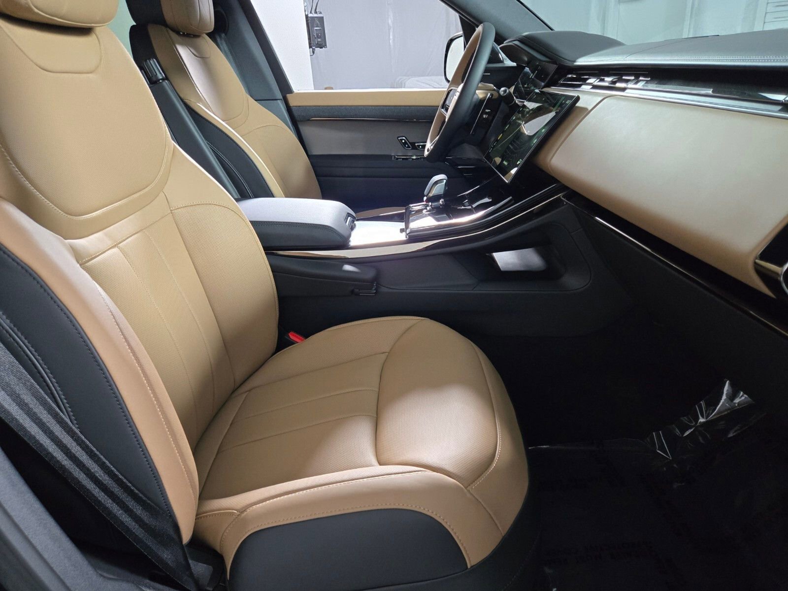 New 2026 Land Rover Range Rover Sport Dynamic SE AWD/4WD image 3