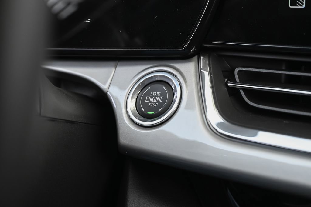 New 2026 Chevrolet Trax LT w/ LPO, Blackout Package FWD image 22