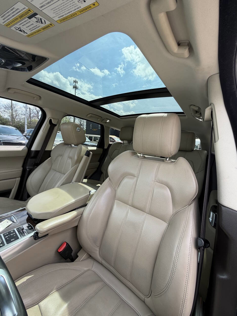 Used 2014 Land Rover Range Rover Sport HSE image 11