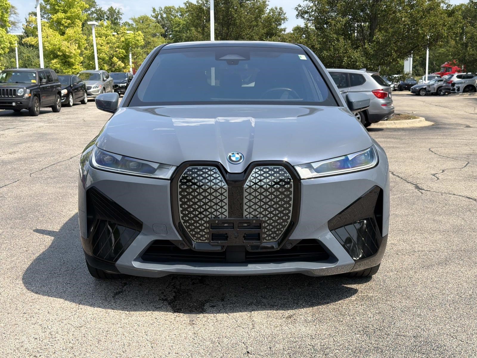 Certified 2022 BMW iX xDrive50 w/ Sport Package AWD/4WD image 2