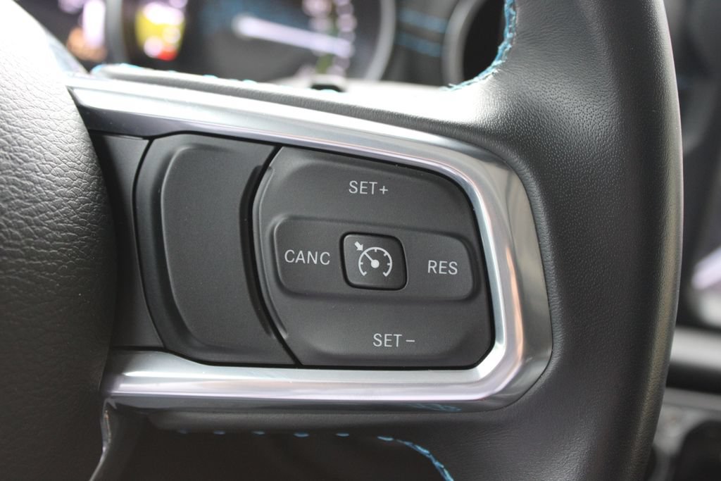 Used 2022 Jeep Wrangler Unlimited Rubicon 4xe AWD/4WD image 16