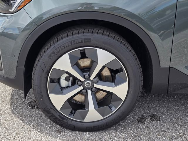 New 2026 Volvo XC40 B5 Plus w/ Protection Package Premier AWD/4WD image 12
