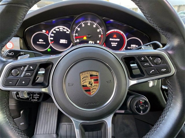 Used 2022 Porsche Cayenne Platinum Edition image 17