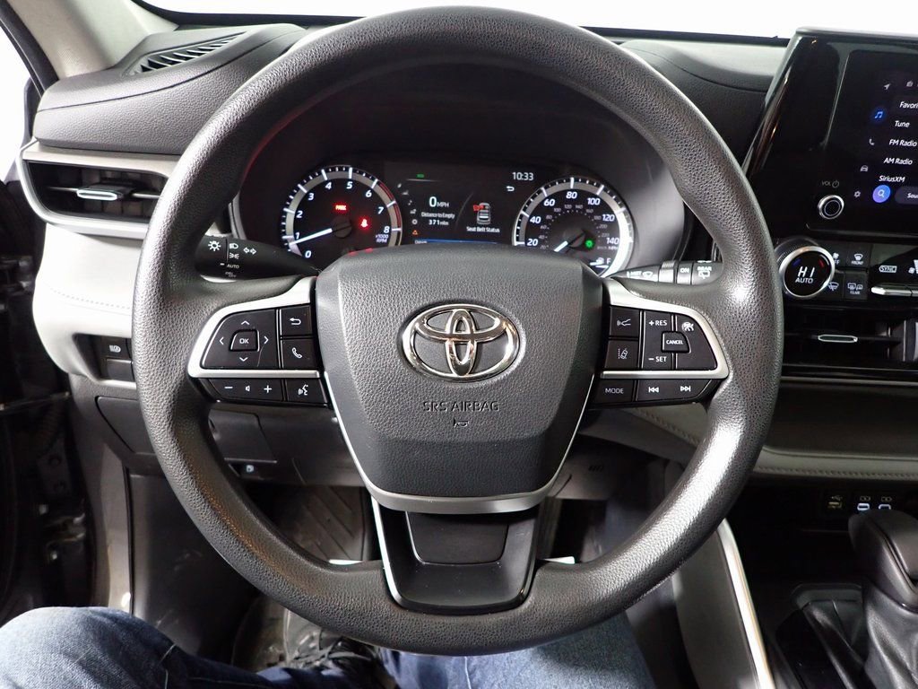 Used 2023 Toyota Highlander L image 23