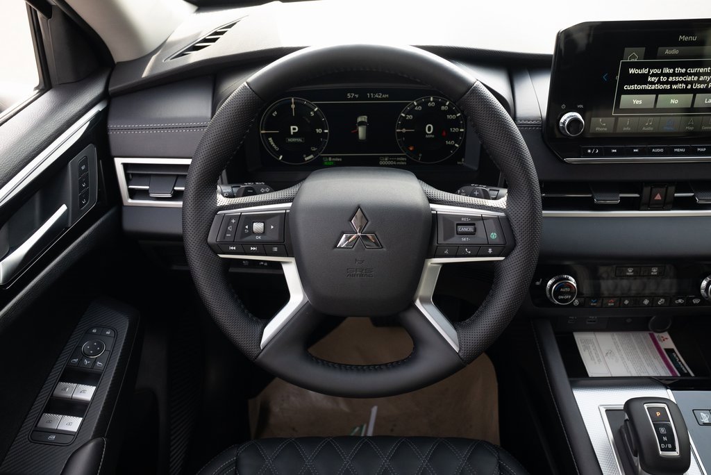 New 2025 Mitsubishi Outlander SEL image 11