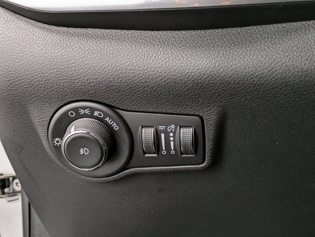 Used 2024 Jeep Compass Limited w/ Elite Group image 21