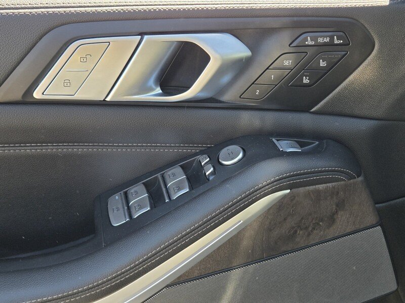 Used 2020 BMW X7 xDrive40i w/ Luxury Seating Package AWD/4WD image 19