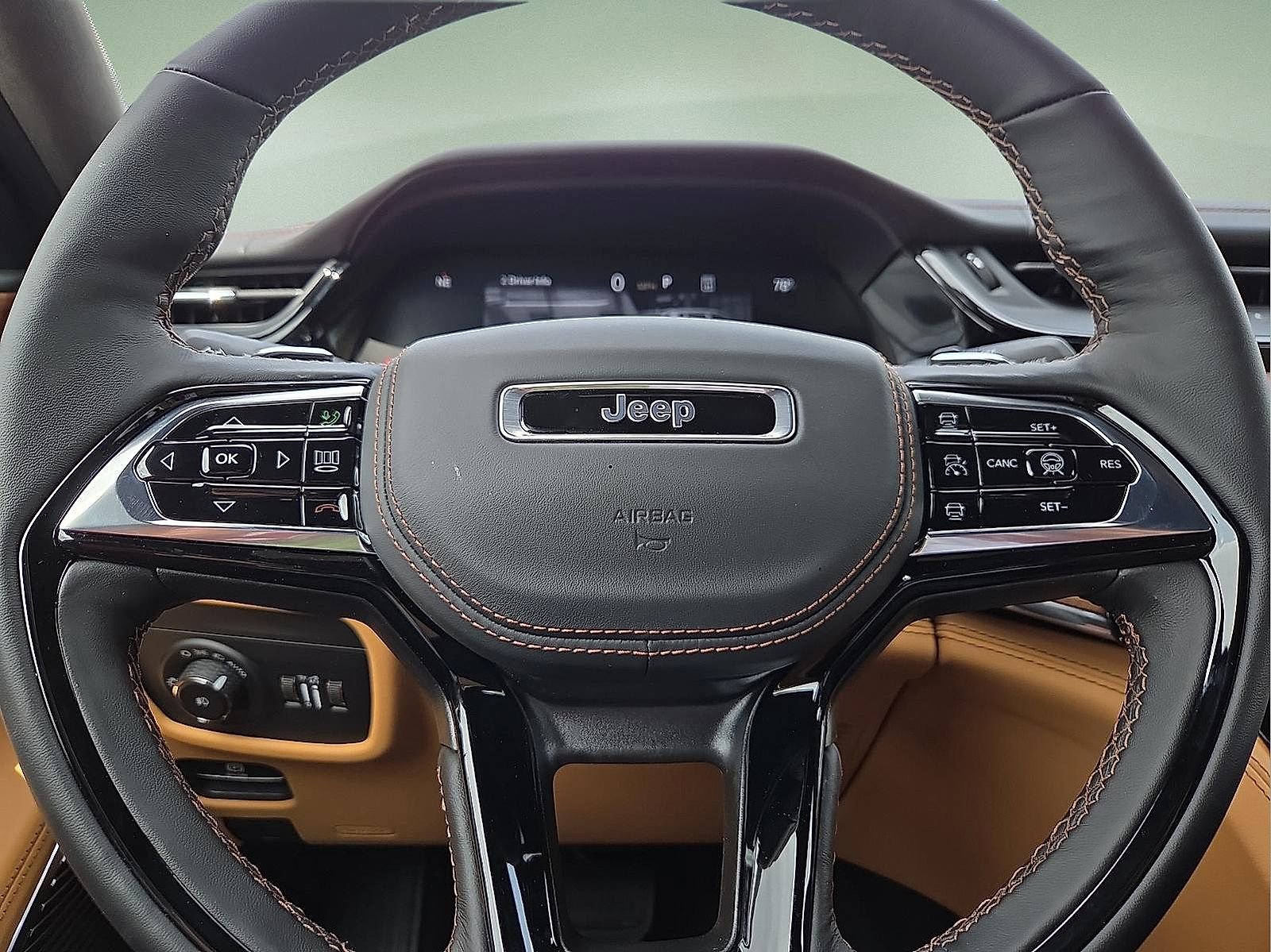 New 2026 Jeep Grand Cherokee Summit w/ Obsidian Package AWD/4WD image 24