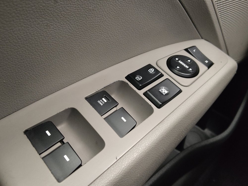 Used 2019 Hyundai Elantra SE FWD image 27