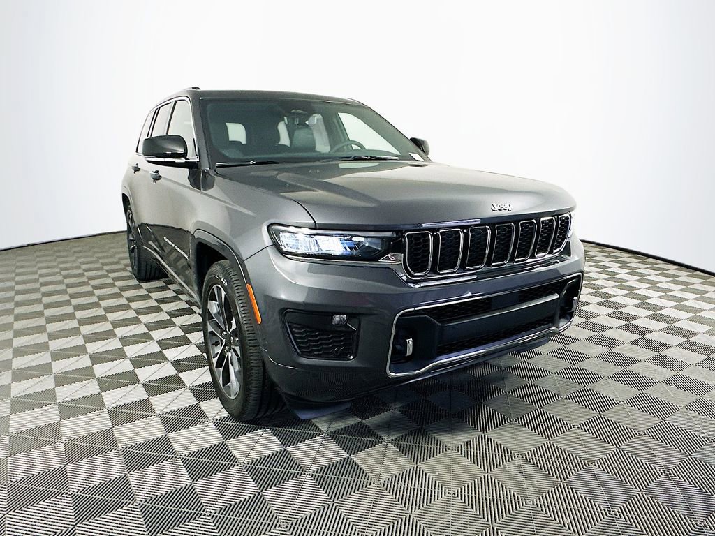 Certified 2025 Jeep Grand Cherokee Overland w/ Luxury Tech Group IV image 2