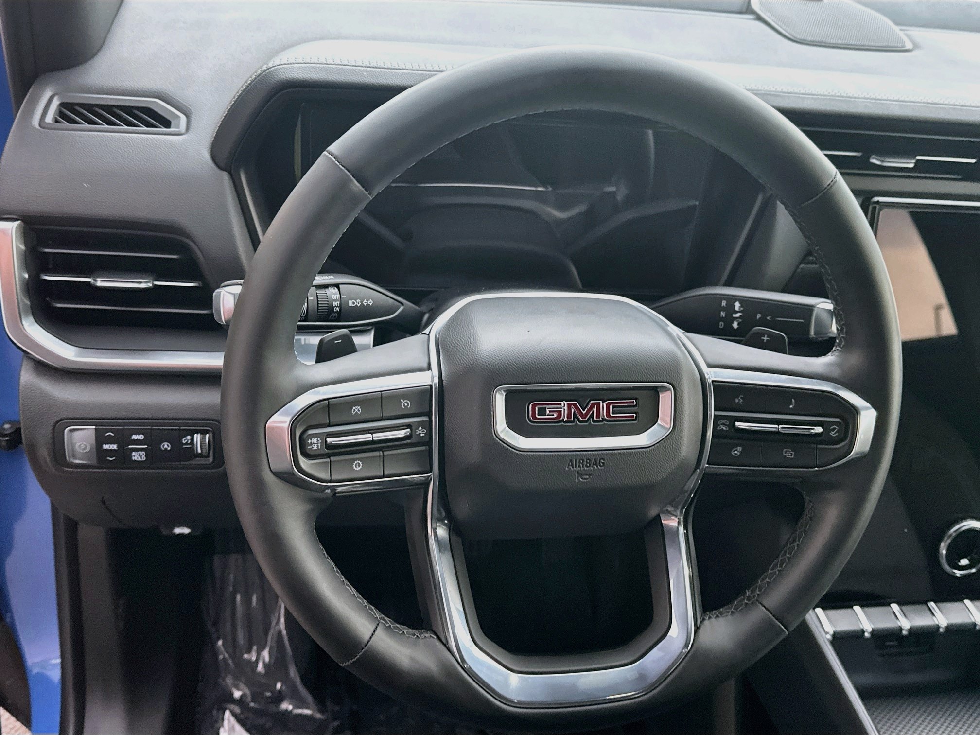 Used 2025 GMC Terrain Elevation w/ Technology Package II AWD/4WD image 17