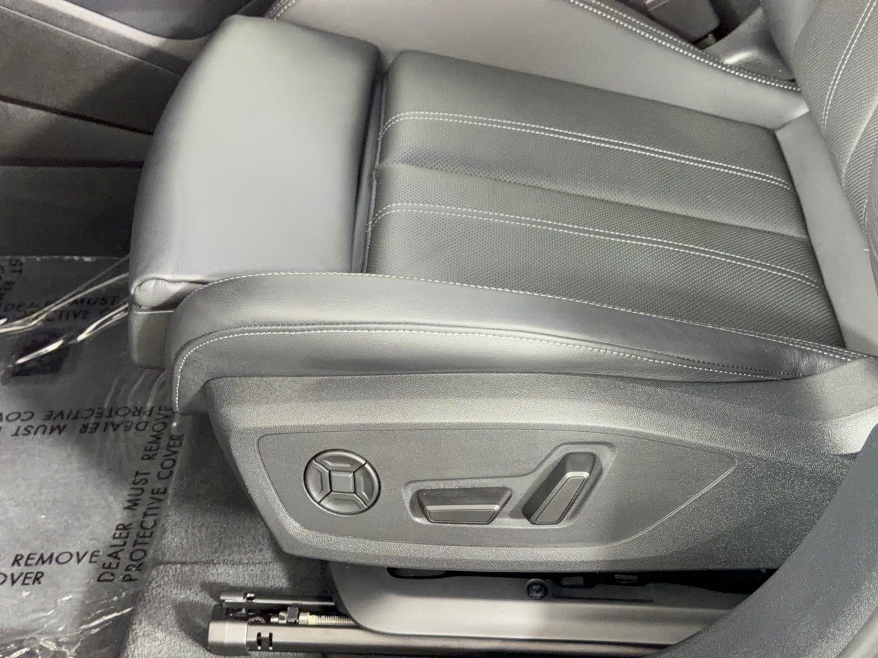 Used 2025 Audi A6 e-tron Premium Plus w/ Premium Plus RWD image 16