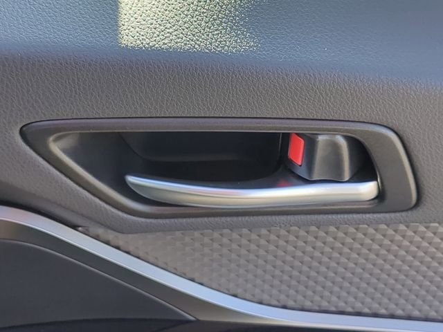 Used 2021 Toyota C-HR XLE image 41