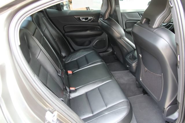 Used 2020 Volvo S60 T5 Momentum FWD image 35