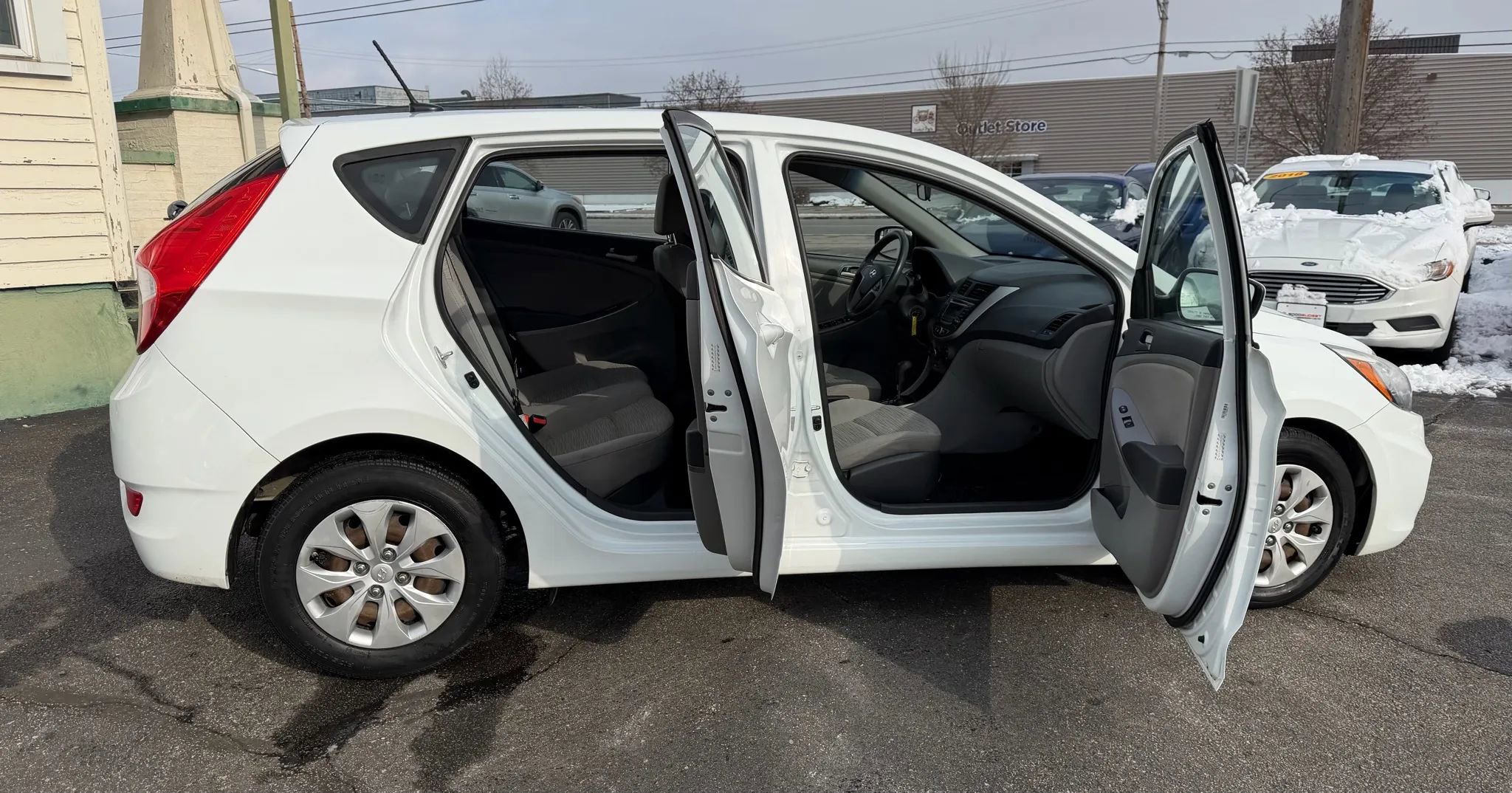 Used 2016 Hyundai Accent SE image 23