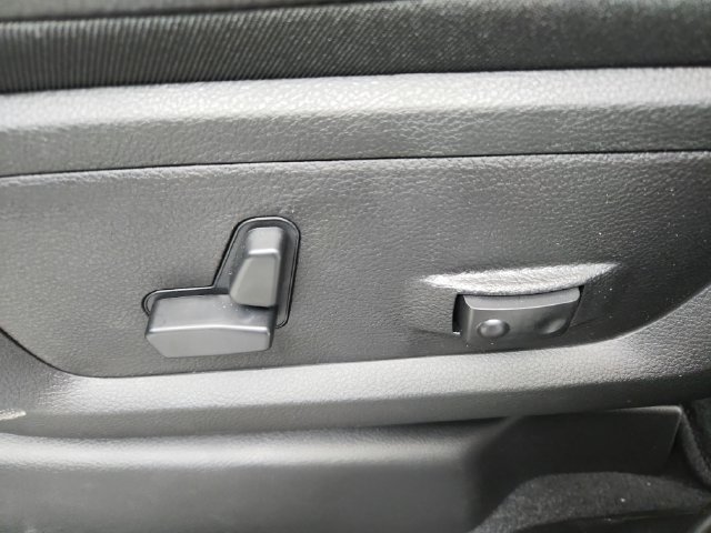 New 2026 RAM 2500 Laramie AWD/4WD image 21