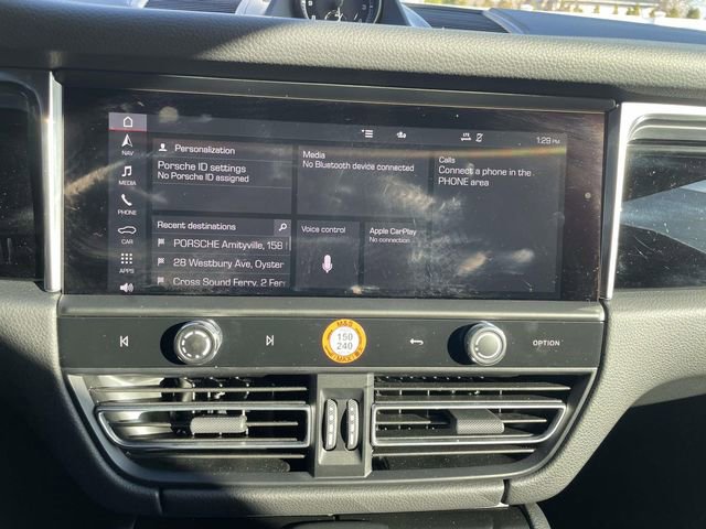 Certified 2025 Porsche Macan image 20