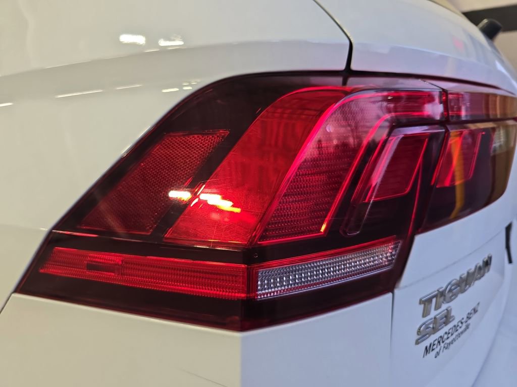 Used 2020 Volkswagen Tiguan SEL image 35