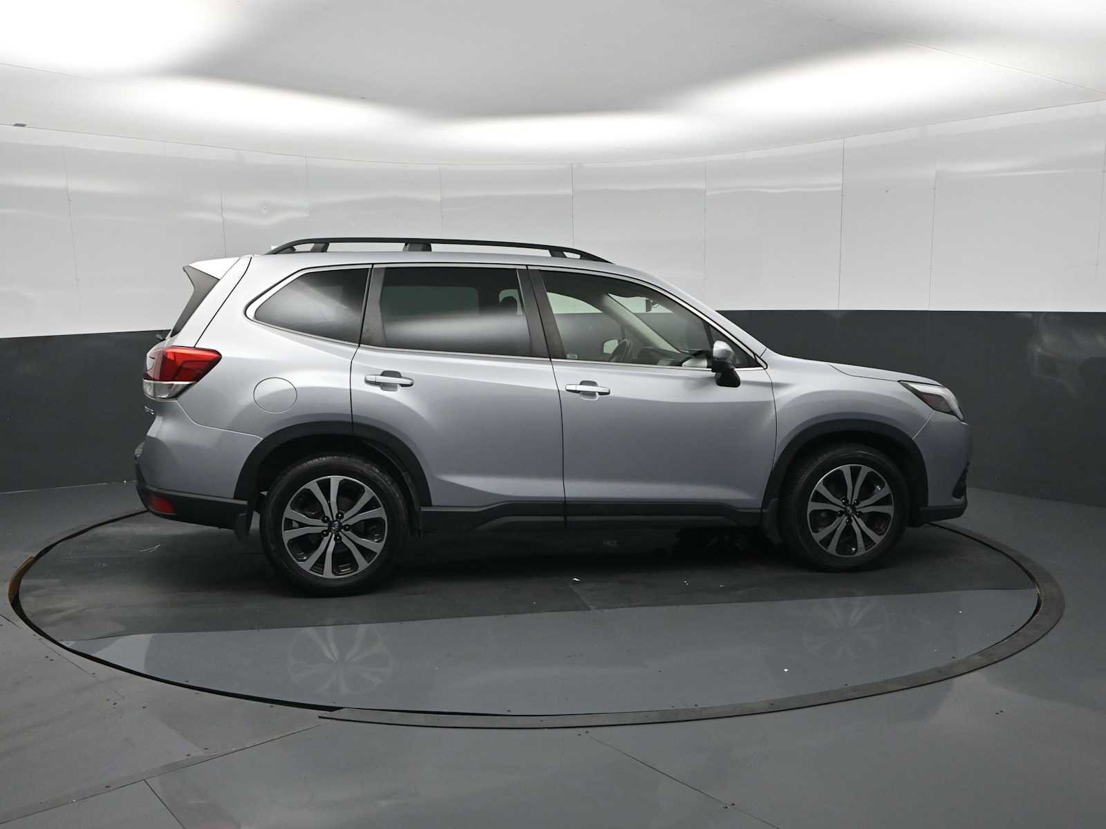 Used 2022 Subaru Forester Limited w/ Popular Package #2 AWD/4WD image 9