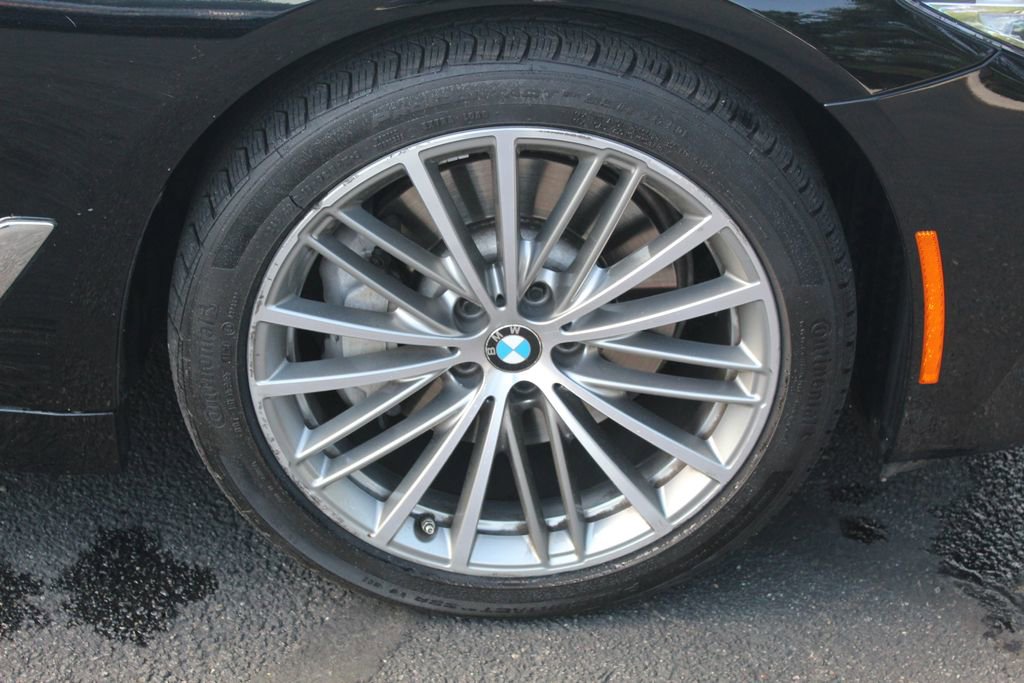Used 2018 BMW 530i xDrive w/ Premium Package AWD/4WD image 12