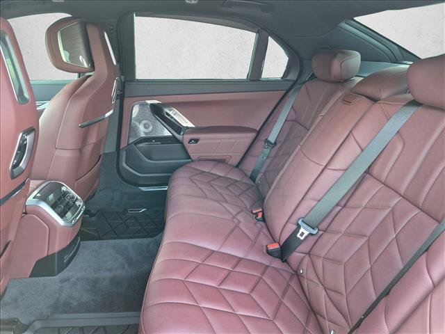 Used 2026 BMW 760i xDrive w/ Executive Package AWD/4WD image 17